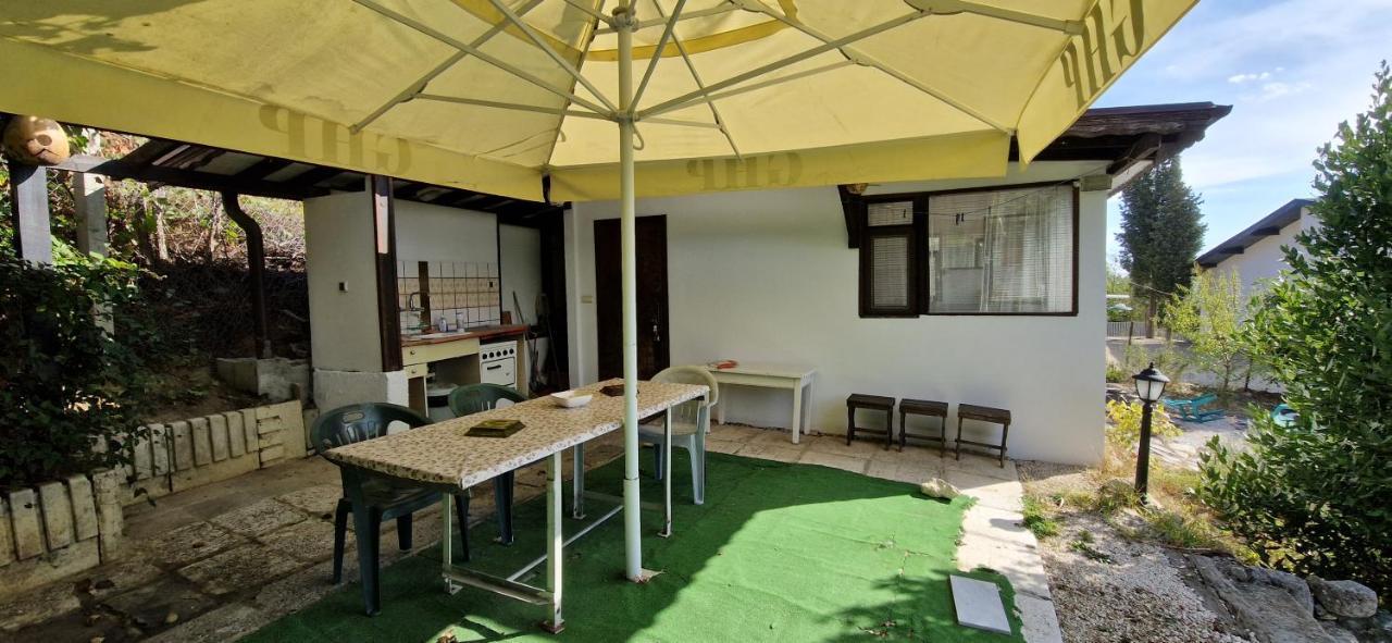 Bungalow Ghp-B Warna Exterior foto